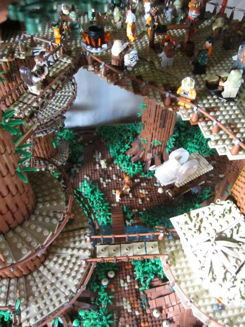 Illustration for article titled Fan Builds Huge 3-Foot Tall Star Wars Ewok Village